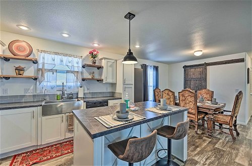 Foto 25 - Modern Prescott Valley Home on 2 Acres