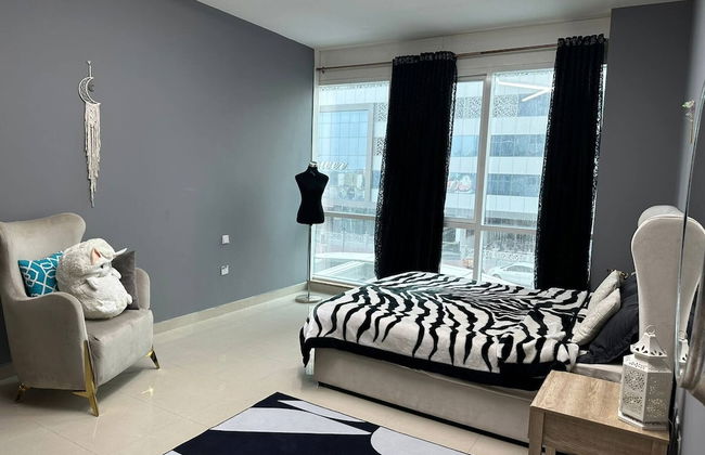 Luxurious 1 Bedroom Apartment in Red Residency Sport City Dubai - Foto 3
