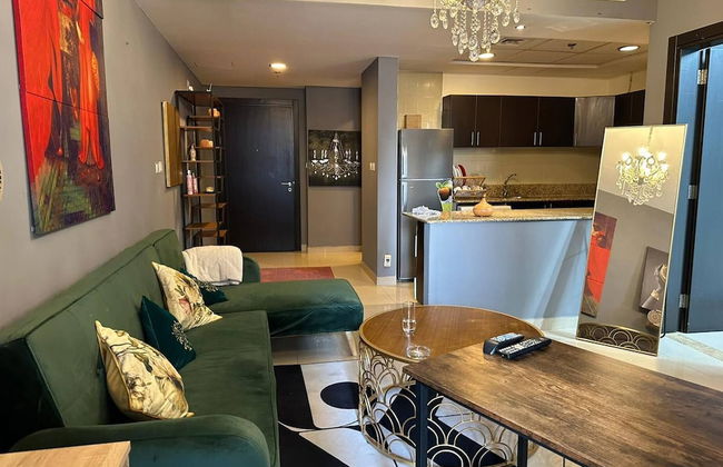 Luxurious 1 Bedroom Apartment in Red Residency Sport City Dubai - Foto 1