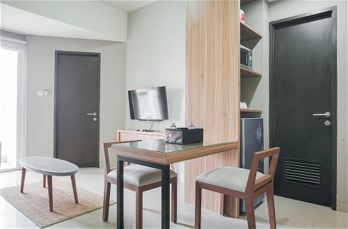 Photo 10 - Minimalist And Cozy Stay 1Br Apartment At Mustika Golf Residence