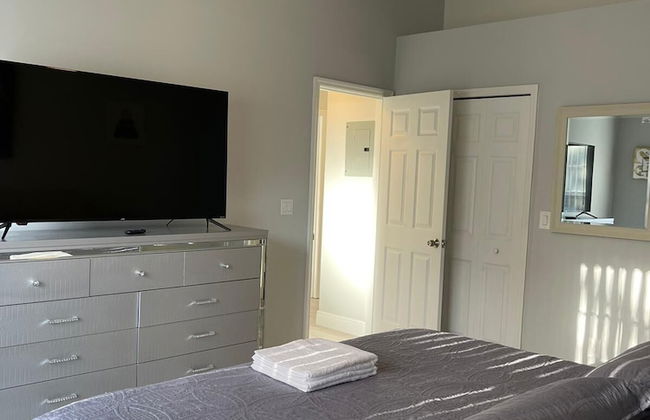 Three Bedroom Apartment #4 -- 5014 LBC -- Vusa Three Bedroom Condo Apartment - Foto 7