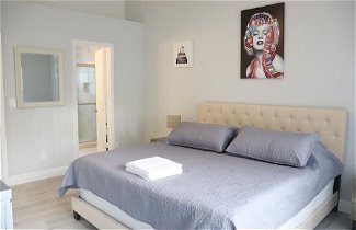 Foto 2 - Three Bedroom Apartment #4 -- 5014 LBC -- Vusa Three Bedroom Condo Apartment