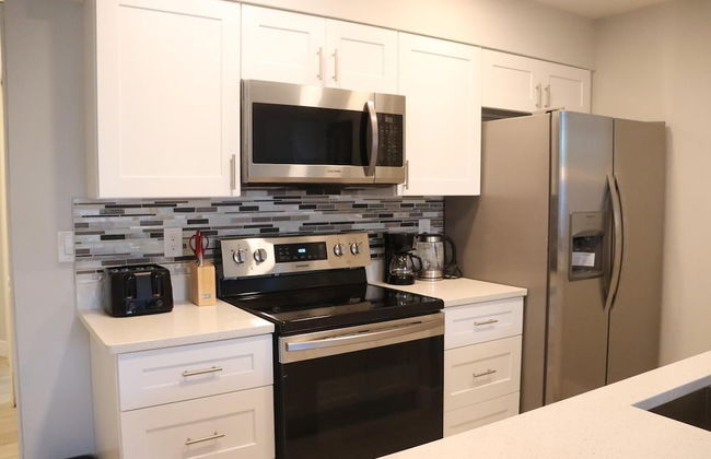 Three Bedroom Apartment #4 -- 5014 LBC -- Vusa Three Bedroom Condo Apartment - Foto 16