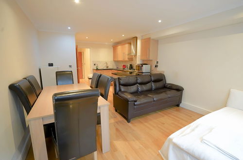 Photo 20 - Lovely 2-bed Apartment in London