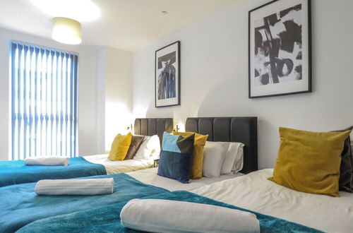 Photo 4 - Tudors eSuites Birmingham Canalside Apartments