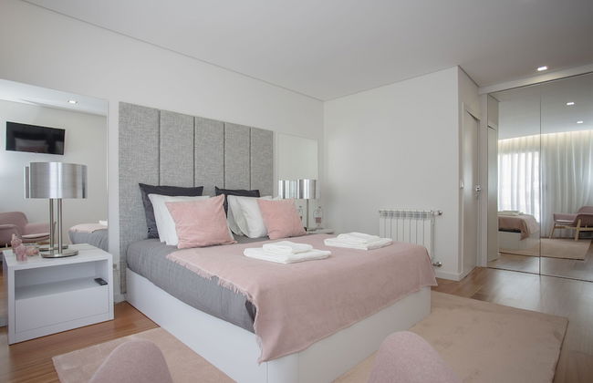 Liiiving - Luxury River View Apartment III - Photo 2