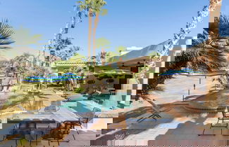 Foto 3 - Moonshine by Avantstay Modern & Stylish Estate w/ Bar, Fire Pit & Hot Tub 5 bd