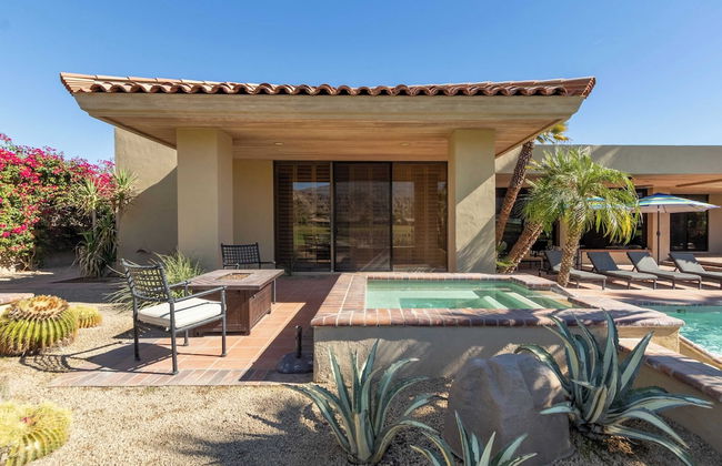 Moonshine by Avantstay Modern & Stylish Estate w/ Bar, Fire Pit & Hot Tub 5 bd - Foto 31