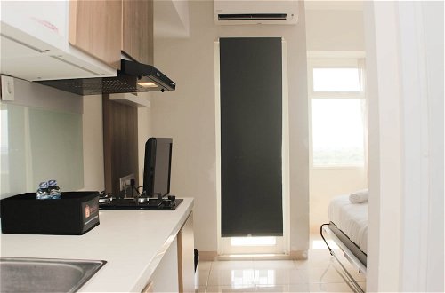 Photo 7 - Great Location Studio Room At Springlake Summarecon Bekasi Apartment