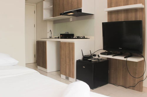 Photo 13 - Great Location Studio Room At Springlake Summarecon Bekasi Apartment