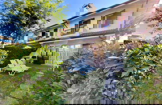 Foto 1 - Comfy Villa With Pool and Barbecue