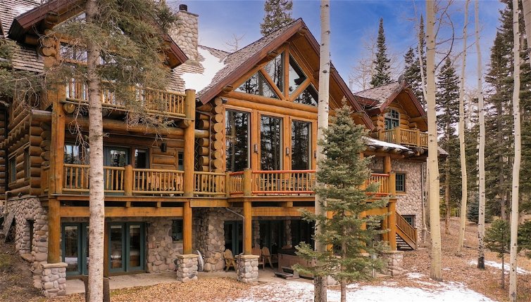 Photo 1 - Ute Lodge by Avantstay Cozy Expansive Mountain Home Close to the Slopes