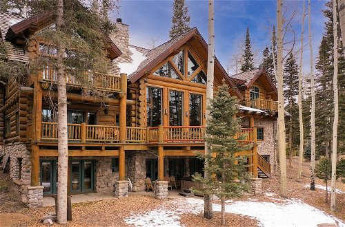 Photo 1 - Ute Lodge by Avantstay Cozy Expansive Mountain Home Close to the Slopes