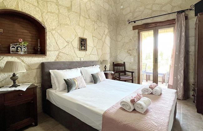 Villa Toula in Armeni - Photo 8