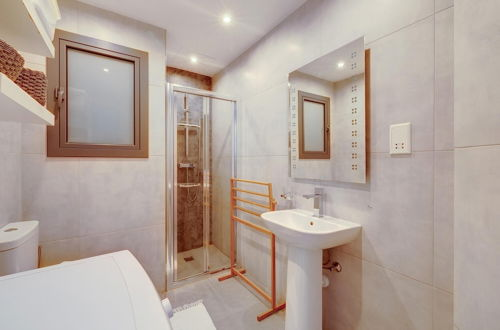 Photo 15 - Luxurious 2BR Apartment in Valletta