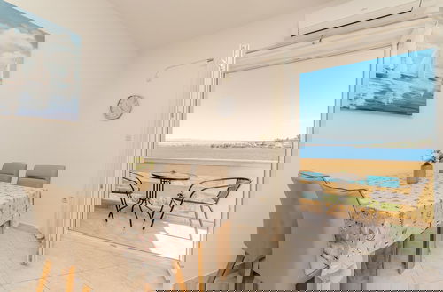 Photo 16 - Apartment for 4 Persons, by the sea and With Beautiful View