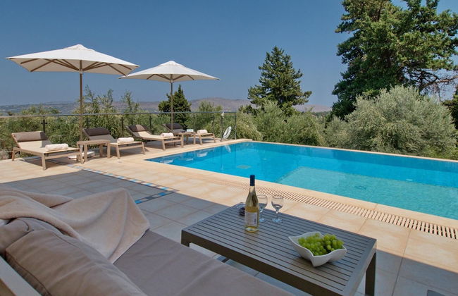 Villa Olivia in Vrises - Photo 1