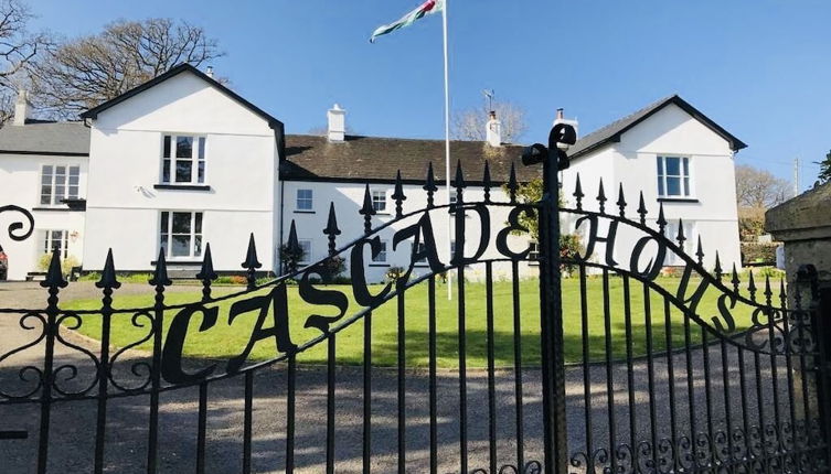 Photo 1 - Grade II Listed Farm House in Beautiful Grounds