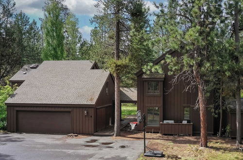 Photo 18 - Skylight by Avantstay Elevated Mountain Home w/ Hot Tub, Billiards, Large Patio