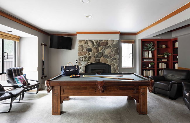 Skylight by Avantstay Elevated Mountain Home w/ Hot Tub, Billiards, Large Patio - Foto 21