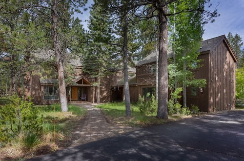 Photo 8 - Skylight by Avantstay Elevated Mountain Home w/ Hot Tub, Billiards, Large Patio