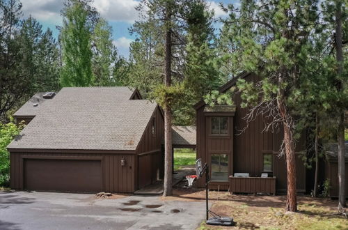 Photo 30 - Skylight by Avantstay Elevated Mountain Home w/ Hot Tub, Billiards, Large Patio