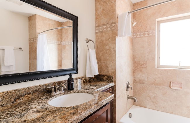 Desert Ridge by Avantstay Spacious Oasis w/ Pool & Hot Tub - Foto 12