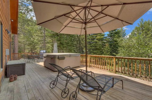 Photo 18 - Black Bear by Avantstay Spacious Viking Lodge in Tahoe Donner w/ Game Room & Hot Tub