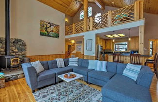 Foto 1 - Black Bear by Avantstay Spacious Viking Lodge in Tahoe Donner w/ Game Room & Hot Tub