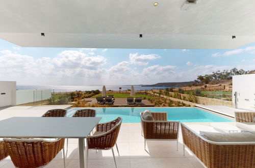 Foto 10 - Sanders Konnos Bay Nefeli - Fabulous 5-bedroom Villa On the Beach Front