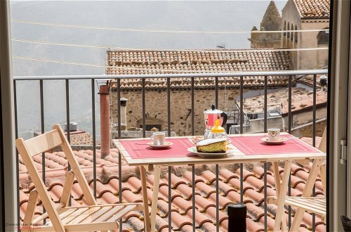 Photo 5 - Casa Alesina - Balcony on Tusa
