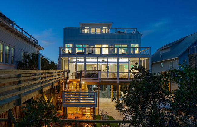 Ocean's Eye by Avantstay Beach Front Home w/ Roof Top, Pool & Putting Green! - Foto 47