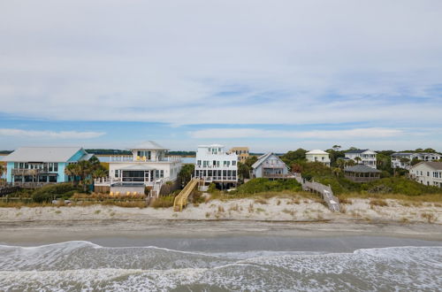 Photo 50 - Ocean's Eye by Avantstay Beach Front Home w/ Roof Top, Pool & Putting Green