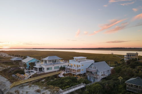 Photo 22 - Ocean's Eye by Avantstay Beach Front Home w/ Roof Top, Pool & Putting Green