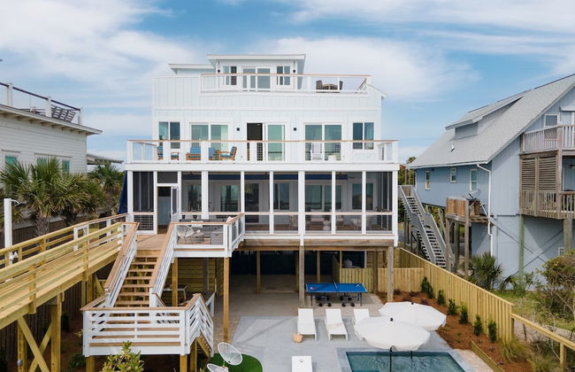 Ocean's Eye by Avantstay Beach Front Home w/ Roof Top, Pool & Putting Green! - Foto 36
