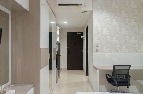 Photo 8 - Nice Studio At Patraland Amarta Apartment