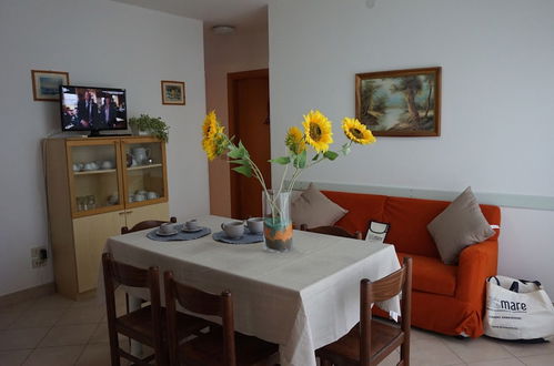 Foto 12 - Fantastic Flat in a Quiet Villa With Terrace in Lignano Pineta by Beahostrentals