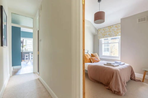 Photo 8 - Luxuriously Designed 3 Bedroom Apartment in Clapham