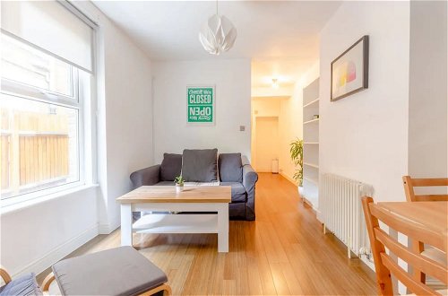 Foto 11 - Spacious 2 Bedroom in Gorgeous Camberwell With Garden