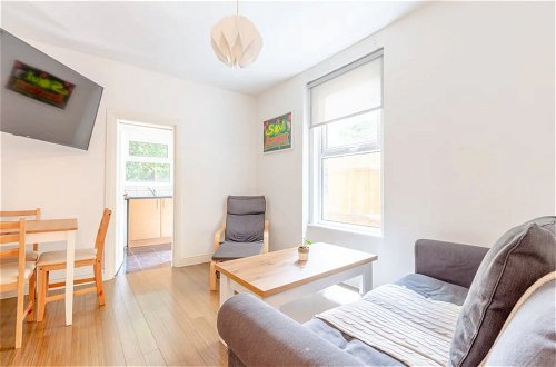 Foto 10 - Spacious 2 Bedroom in Gorgeous Camberwell With Garden