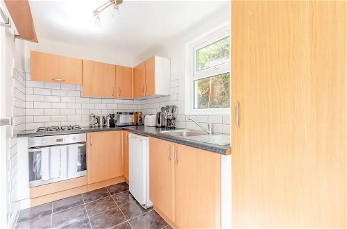 Foto 9 - Spacious 2 Bedroom in Gorgeous Camberwell With Garden