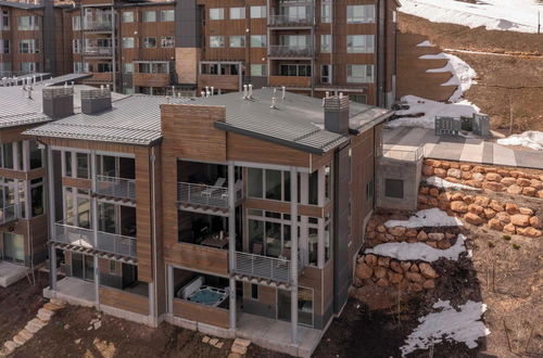 Foto 14 - Silverado by Avantstay Snowboarder's & Skiers Paradise w/ Hot Tub, Views & Easy Slope Access