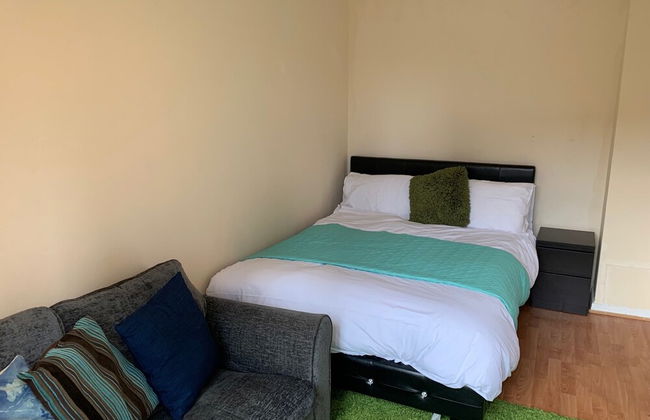 New Cross Mews 4 Bedroom 2 Bathrooms Fast Wifi Parking Sleeps up to 12 - Foto 6