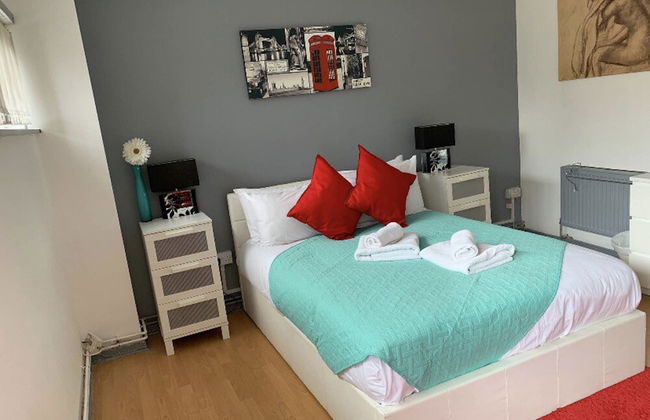 New Cross Mews 4 Bedroom 2 Bathrooms Fast Wifi Parking Sleeps up to 12 - Foto 13