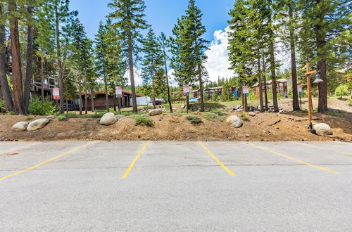 Foto 15 - Flurry by Avantstay Tahoe Donner Home w/ Access to Northstar Resort Community