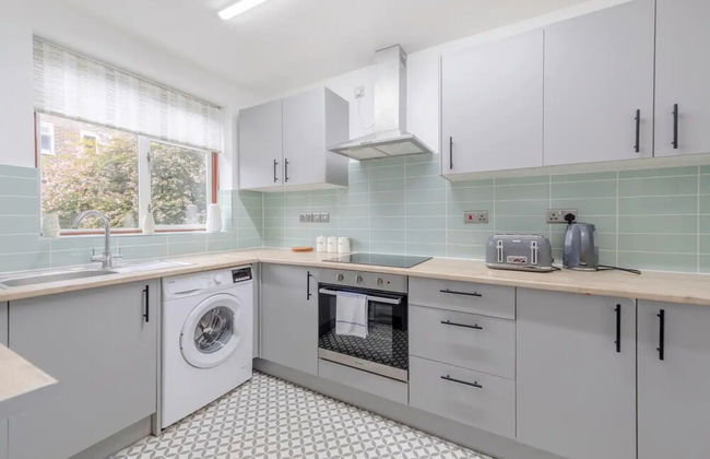 Central 3 Bedroom House With Garden - Foto 24