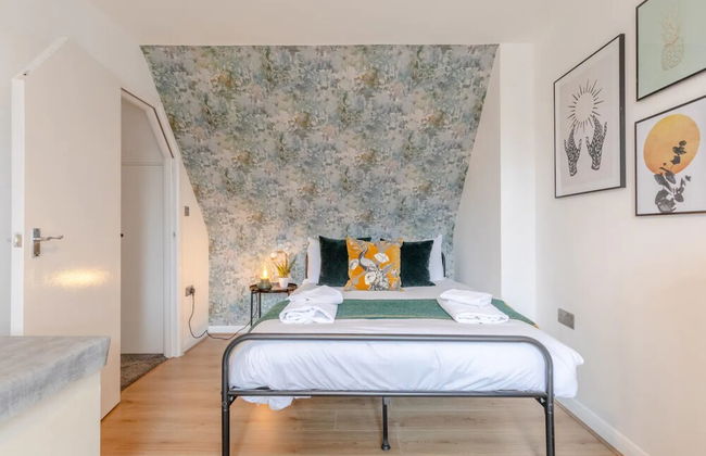 Central 3 Bedroom House With Garden - Foto 8