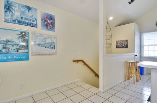 Foto 12 - Parrot Perch by Avantstay Old Town Key West w/ Shared Pool Week Long Stays Only