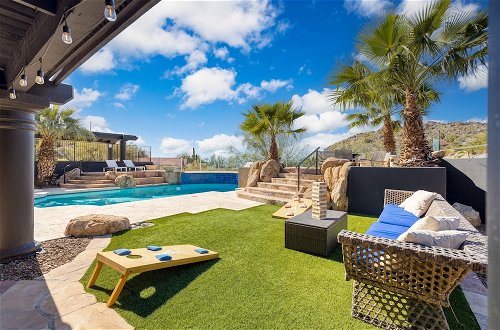 Photo 13 - Desert Lagoon by Avantstay Luxury Phoenix Home w/ Entertainers Backyard