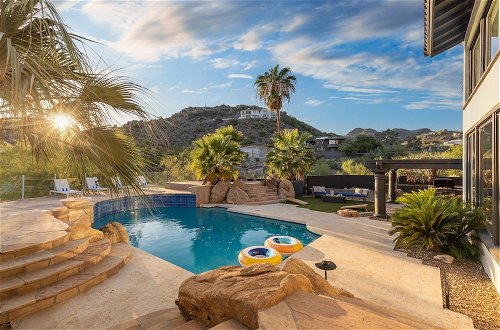 Photo 39 - Desert Lagoon by Avantstay Luxury Phoenix Home w/ Entertainers Backyard
